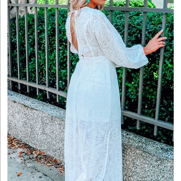 Long sleeve white bridal maxi closet sale - Picture 5 of 9